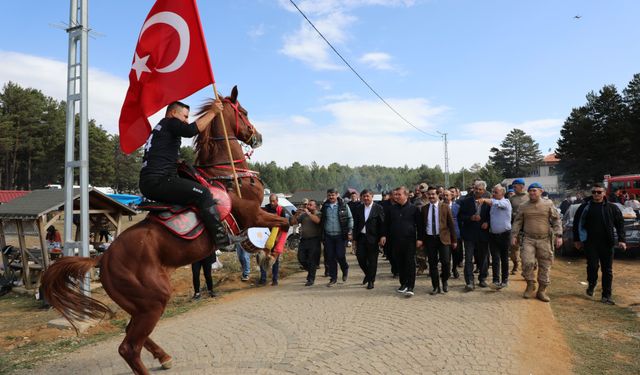 Doğa ve spor tutkunları, Refahiye Dumanlı Tabiat Parkı’ndaki festivalde bir araya geldi