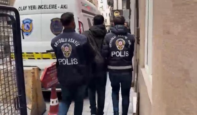 Beyoğlu’nda yabancı uyruklu kadına kapkaç