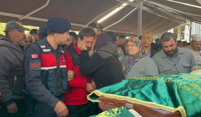 İzmir’de yangında hayatını kaybeden 5 kardeş defnedildi