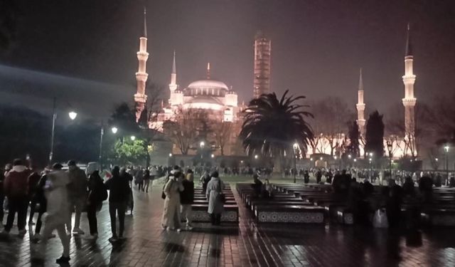 Büyük Filistin Yürüyüşü; sabah namazını Ayasofya'da kıldılar