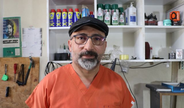 35 yıldır 9 metrekarelik dükkanda tamir işi yaparak, 5 çocuk büyüttü