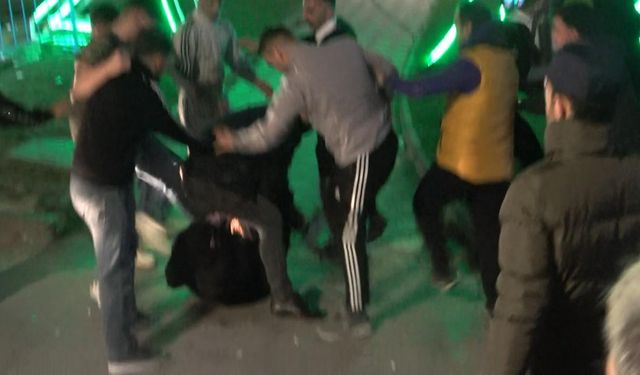 Kocaeli'de 'İmamoğlu' protestosu; karşıt görüşlü gruplar arasında şiddetli kavga