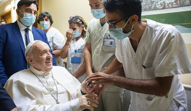 Papa Francis, bugün hastaneden taburcu edilecek