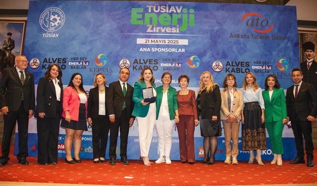 Ankara’da Enerji Zirvesi: TÜSİAV, Sektörün Öncülerini Bir Araya Getirdi; “Yılın En Enerjik Kanalı” Ödülü TYT TÜRK TV’nin