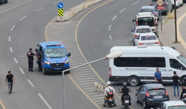 Diyarbakır’da Yanan Kamyonette Bulunan Baba ve Oğul Cinayetinde 7 Gözaltı Şüpheliler Adliyeye Sevk Edildi