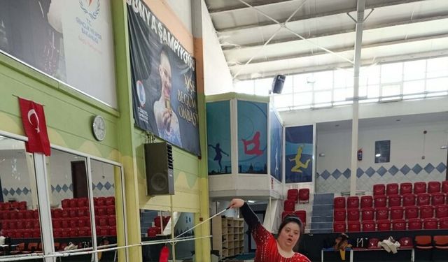Down sendromlu milli sporcu Selin: Lütfen eve kapanmayın, benim gibi engelleri aşın