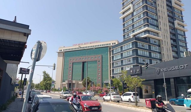 İzmir'de icra müdür yardımcısı ve katibine 'rüşvet'ten tutuklama