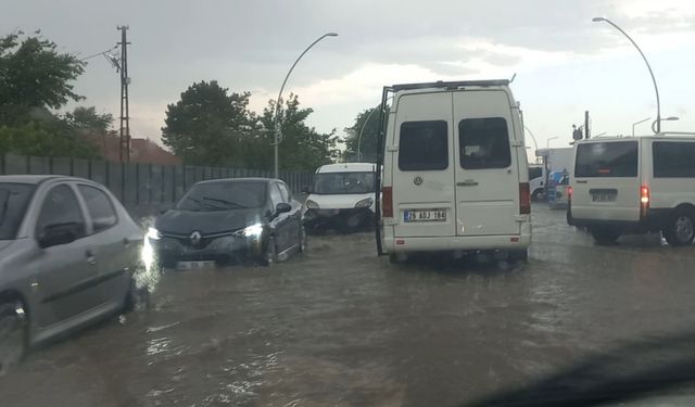 Malatya'da dolu ve sağanak etkili oldu
