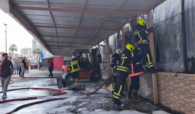 Mersin'de elektronik eşya fabrikasında yangın
