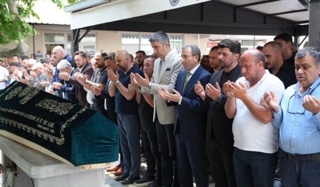 İş İnsanı Eyyup Piroğlu Dualarla Son Yolculuğuna Uğurlandı