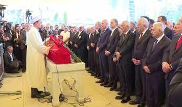 Sırrı Süreyya Önder Son Yolculuğuna Uğurlandı