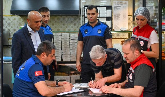 Beşiktaş'ta ileri yaştakilere temizlik ve bakım hizmeti; esnaf da denetlendi