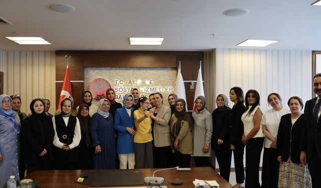 Bakan Göktaş, şehit eşleriyle bir araya geldi