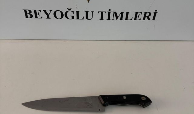 Beyoğlu’nda laf atma kavgası: 17 yaşındaki Umut bıçakla ağır yaralandı