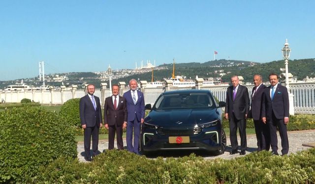 Cumhurbaşkanı Erdoğan, Togg’un yeni modeli T10F’yi test etti