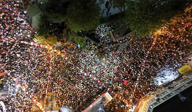Özgür Özel, Bayrampaşa'da konuştu