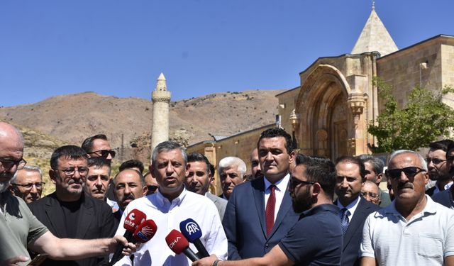 Özgür Özel: Gazze'de yaşananlara karşı TBMM'yi olağanüstü toplantıya çağırıyoruz