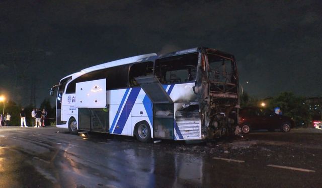Ümraniye’de yolcu otobüsü alev alev yandı
