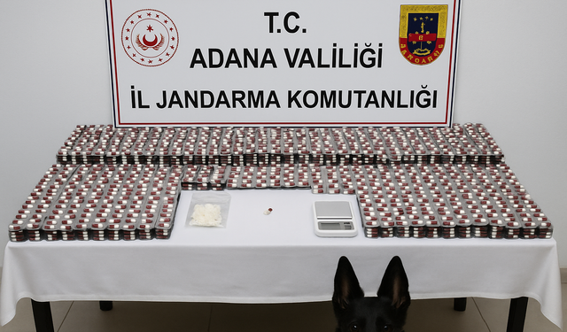 Takside taşıdıkları 2 bin 796 uyuşturucu ele geçirilen 3 yolcu, tutuklandı