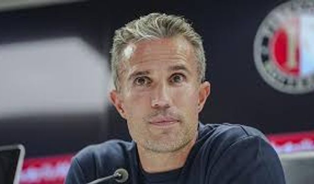 Robin van Persie Fenerbahçe’ye başarılar diliyorum
