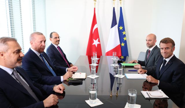 Cumhurbaşkanı Erdoğan, Fransa Cumhurbaşkanı Macron ile bir araya geldi