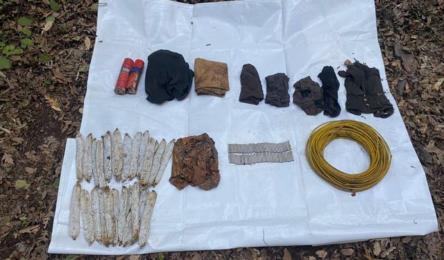 PKK'lı teröristlerin kullandığı mağarada patlayıcı maddeler ele geçirildi