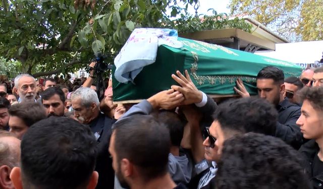 Şarkıcı Güllü son yolculuğuna uğurlandı