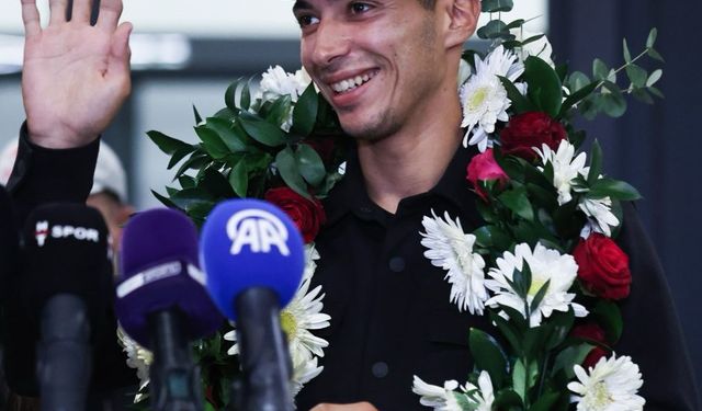 3'üncü kez Dünya Şampiyonu olan Toprak Razgatlıoğlu, yurda döndü