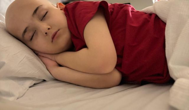 6 yaşındaki Miran Ege, ilik nakliyle ikinci kez hayata sarıldı / Video eklendi