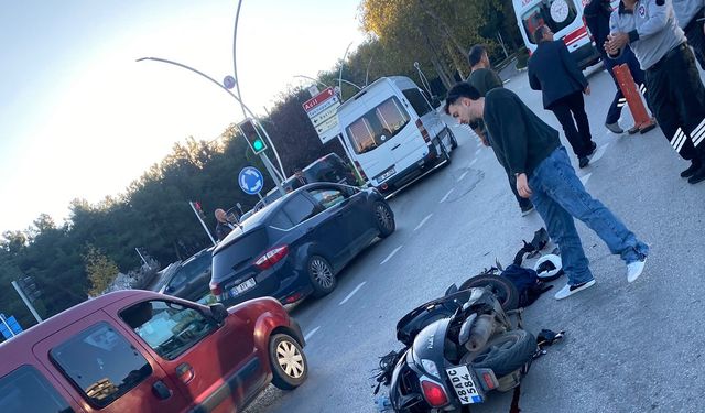 Ambulansın çarptığı üniversite öğrencisi, öldü