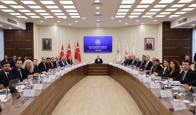 Bakan Işıkhan: Sendikal faaliyetlerin dijital platformlara taşınması stratejik bir zorunluluk
