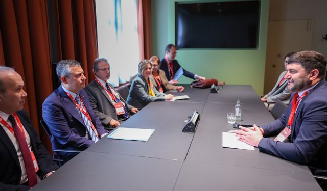 CHP Genel Başkanı Özel, Avrupa Sosyalist Partisi Kongresi'ne katıldı