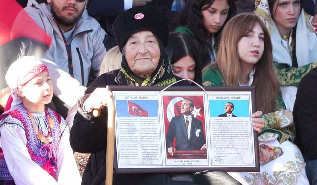 Cumhuriyetin 102'nci yılı Vatan Caddesi'nde kutlandı