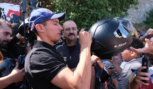 Dünya Şampiyonu Toprak Razgatlıoğlu'na coşkulu karşılama