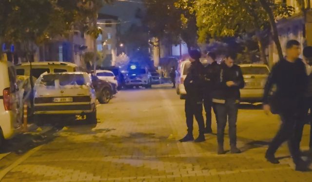Esenyurt'ta sokakta yürüyen 4 arkadaşa silahlı saldırı: 1 ölü, 3 yaralı