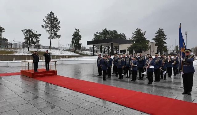 Genelkurmay Başkanı Bayraktaroğlu, NATO'nun Barış Gücü komutasını devralma töreni için Kosova'ya gitti