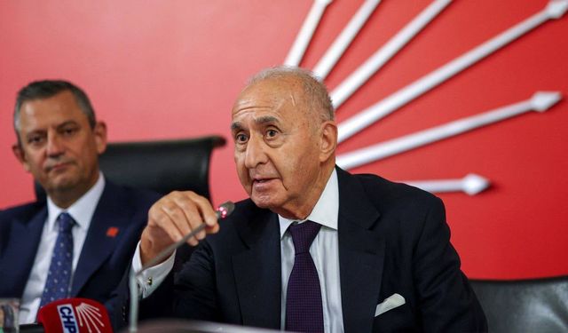 Hikmet Çetin, hastaneye kaldırıldı