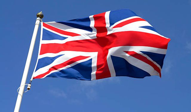 İngiltere'de Palestine Action grubuna destek eyleminde 355 kişi gözaltına alındı