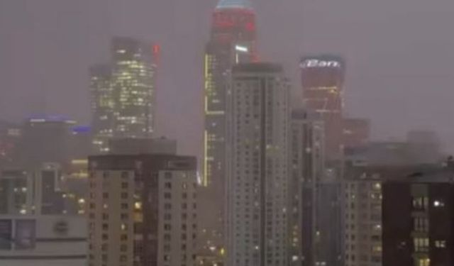 İstanbul'da akşam saatlerinde şimşek ve gök gürültüsü etkili oldu