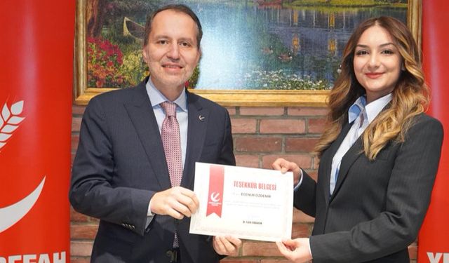 Yeniden Refah’ın Genç Yüzü Ecenur Özdemir Beyoğlu’nda Parlıyor