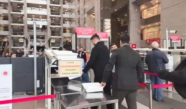 Beşiktaş kalecisi Ersin Destanoğlu suç duyurusunda bulunmak için Çağlayan'da