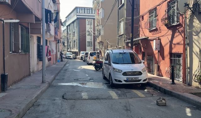 Beyoğlu'nda arkadaşını boynundan bıçaklayan ortaokul öğrencisi adli kontrolle serbest bırakıldı