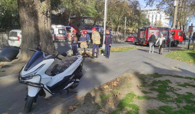 Beyoğlu'nda tramvayın çarptığı motosiklet sürücüsü yaralandı