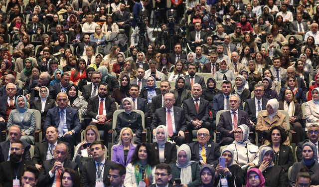 Cumhurbaşkanı Erdoğan: Geleceğimiz açısından alarm zilleri çok yüksek sesle çalıyor