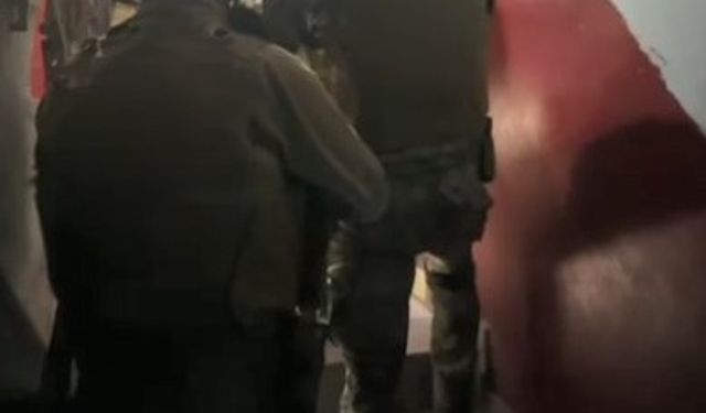 Fatih'te motosikletli şüpheliler haraç istedikleri iş yerini kurşunladı