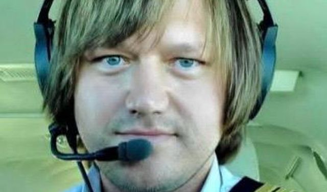 Hırvatistan'da düşen uçakta şehit olan Pilot Hasan Bahar'ın Avcılar'daki evine bayrak asıldı