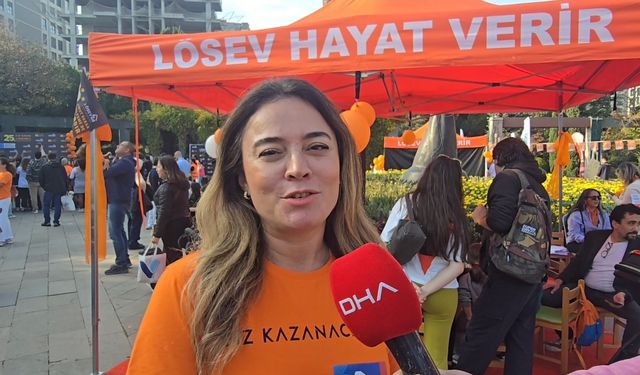 Kadıköy'de LÖSEV şenliği renkli görüntülere sahne oldu