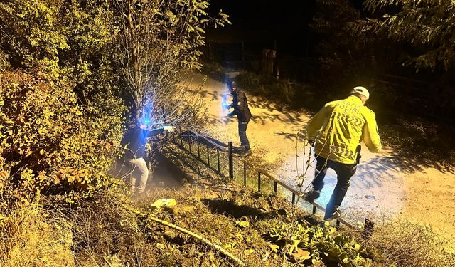 Tunceli'de otomobil dereye uçtu; Uzman Çavuş yaşamını yitirdi