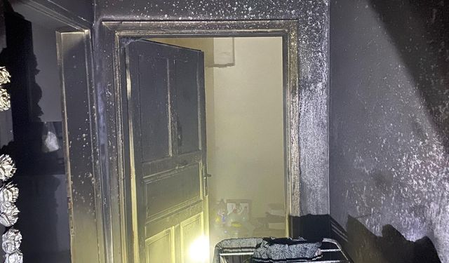 Adana'da evinde çıkan yangında yaralandı