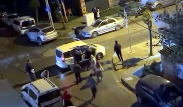Avcılar'da mahalle kavgası kamerada